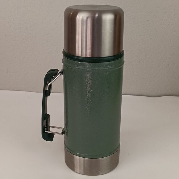 Stanley Vacuum insulated green stainless steel hot cold wide mouth cup/bottle - Picture 3 of 9